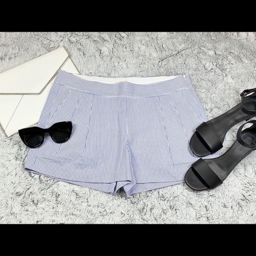 🔹NWT! J. Crew Blue & Pleated Seersucker Shorts🔹